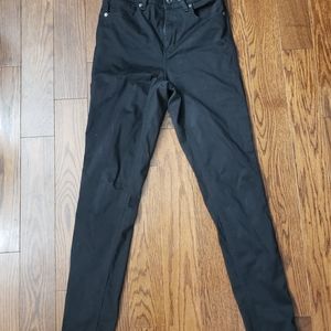 Black skinny pants